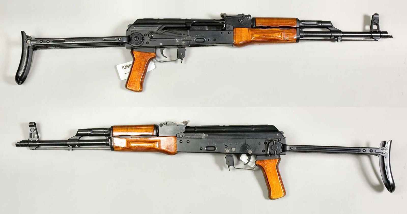 AKMS with its underfolding stock extended, without magazine.